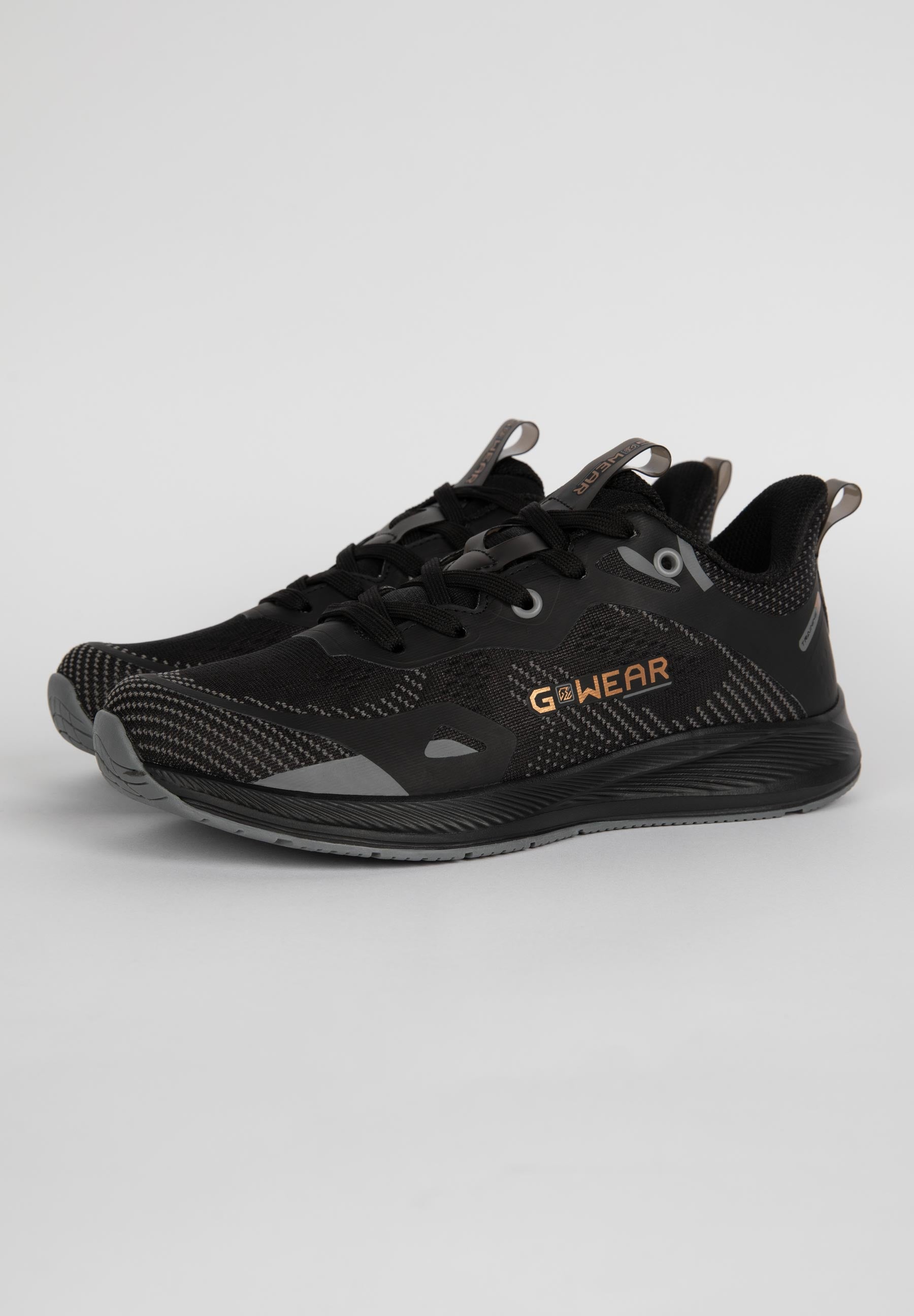 GWEAR ESSENTIAL TRAINING SHOES - BLACK